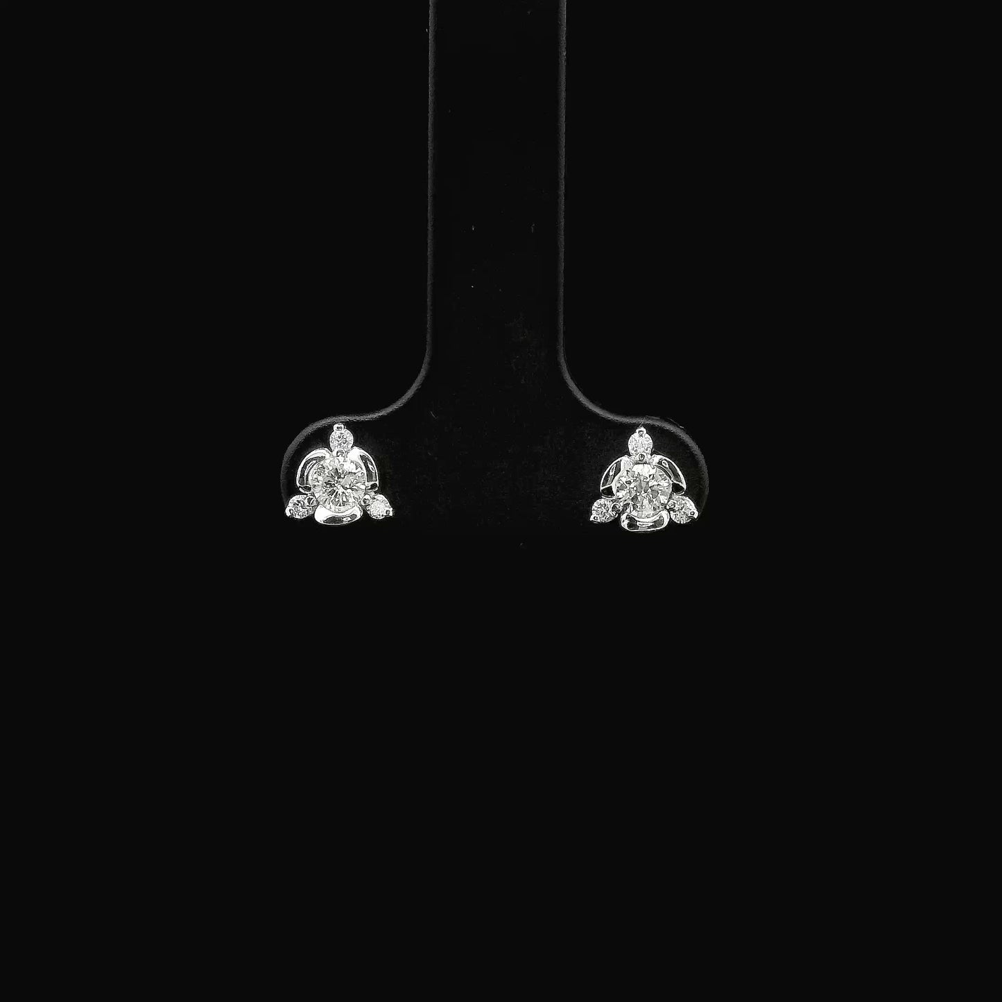 Uhani z diamanti DNUBZ01